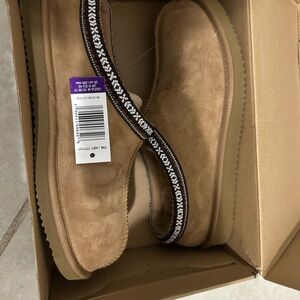 Kirkland Signature Shearling Slipper M10/W11